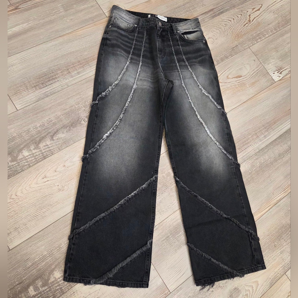 Zara Distressed High-Rise Wide Leg Jeans W/ Frayed Design- In Flame New Black!!